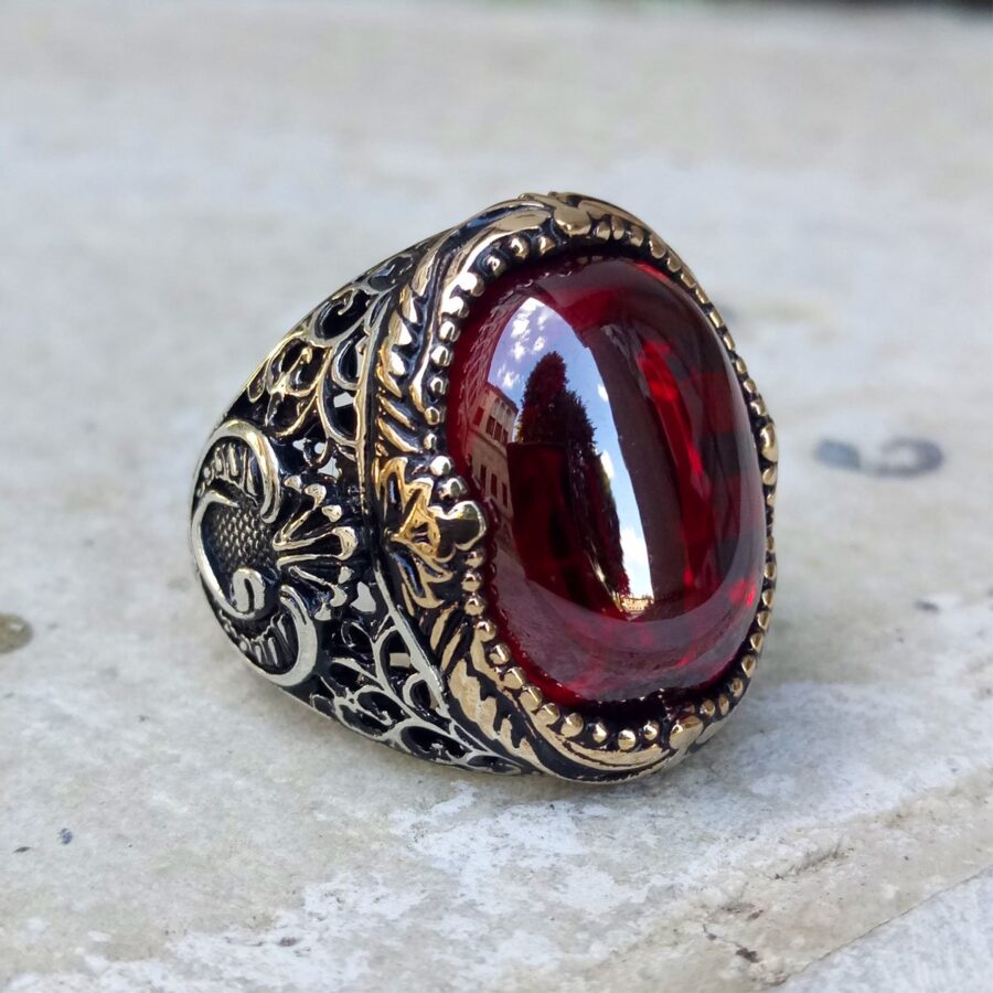 Kırmızı Zirkon Taşlı Vav Desenli Gümüş Yüzük