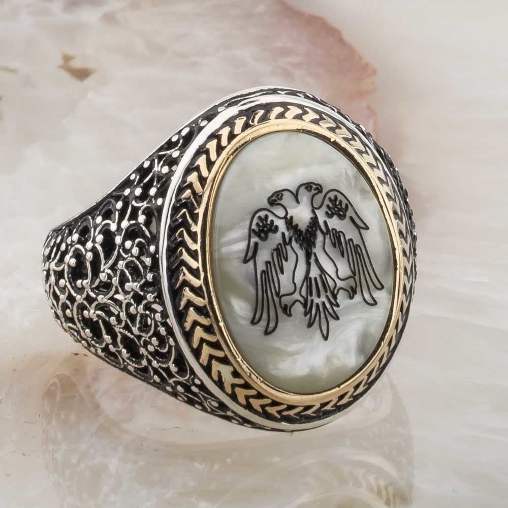 Sedef Taşlı Selçuklu Kartalı İşlemeli Gümüş Erkek Yüzük Hediyelik 1 Sedef Taşlı Selçuklu Kartalı İşlemeli Gümüş Erkek Yüzük Hediyelik