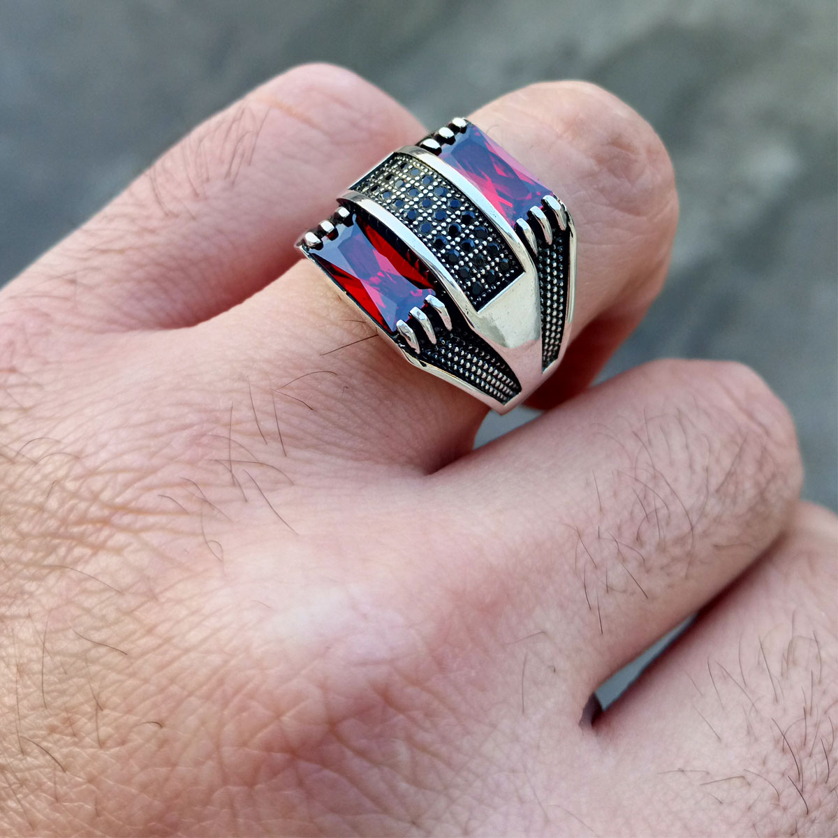 925 Ayar Gümüş Kırmızı Baget Taşlı Erkek Yüzük 3 925 Ayar Gümüş Kırmızı Baget Taşlı Erkek Yüzük - Görsel 3