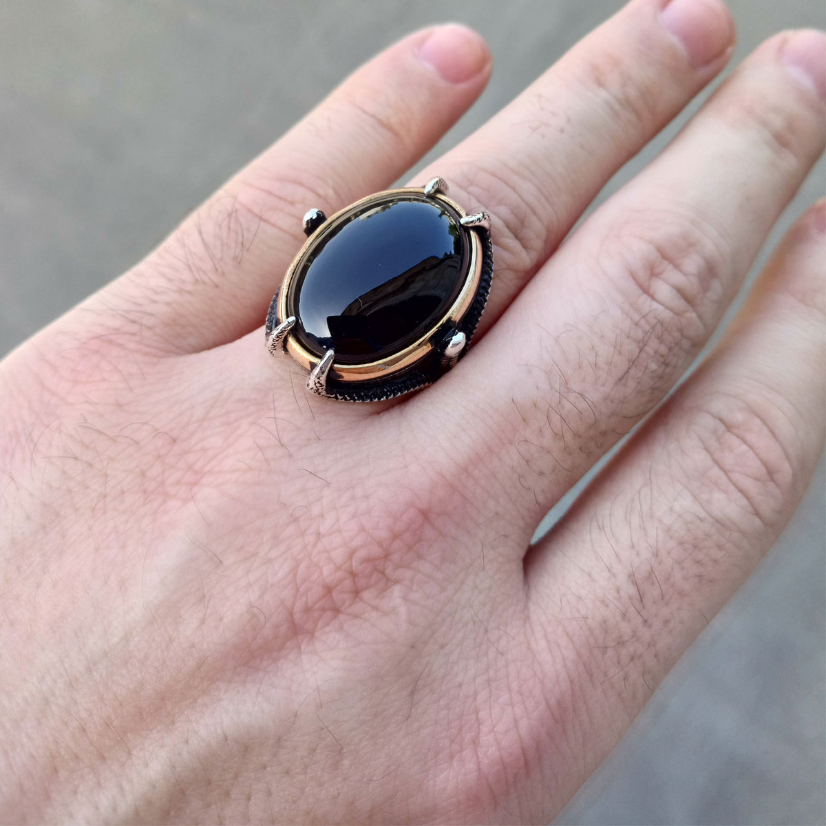 925 Ayar Gümüş Siyah Oniks Taşlı Kartal Pençesi Erkek Yüzük 3 925 Ayar Gümüş Siyah Oniks Taşlı Kartal Pençesi Erkek Yüzük - Görsel 3